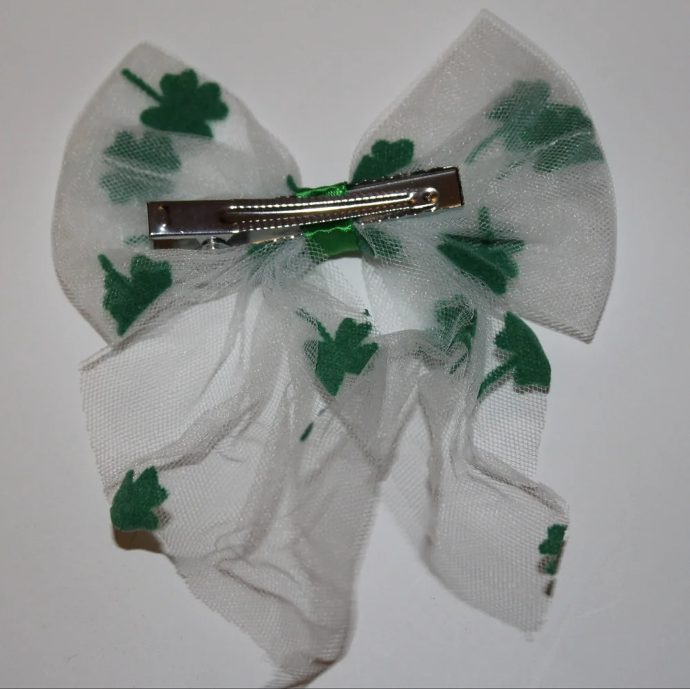 Lucky Veil Aura Bow